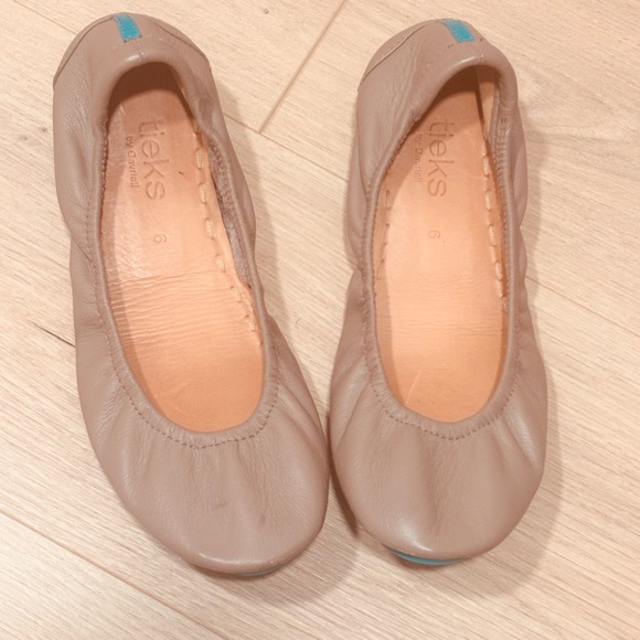 Tieks By Gavrieli Ballerina Beige taupe fold Leather Foldable Ballet Flats Sz 6 - Picture 2 of 7